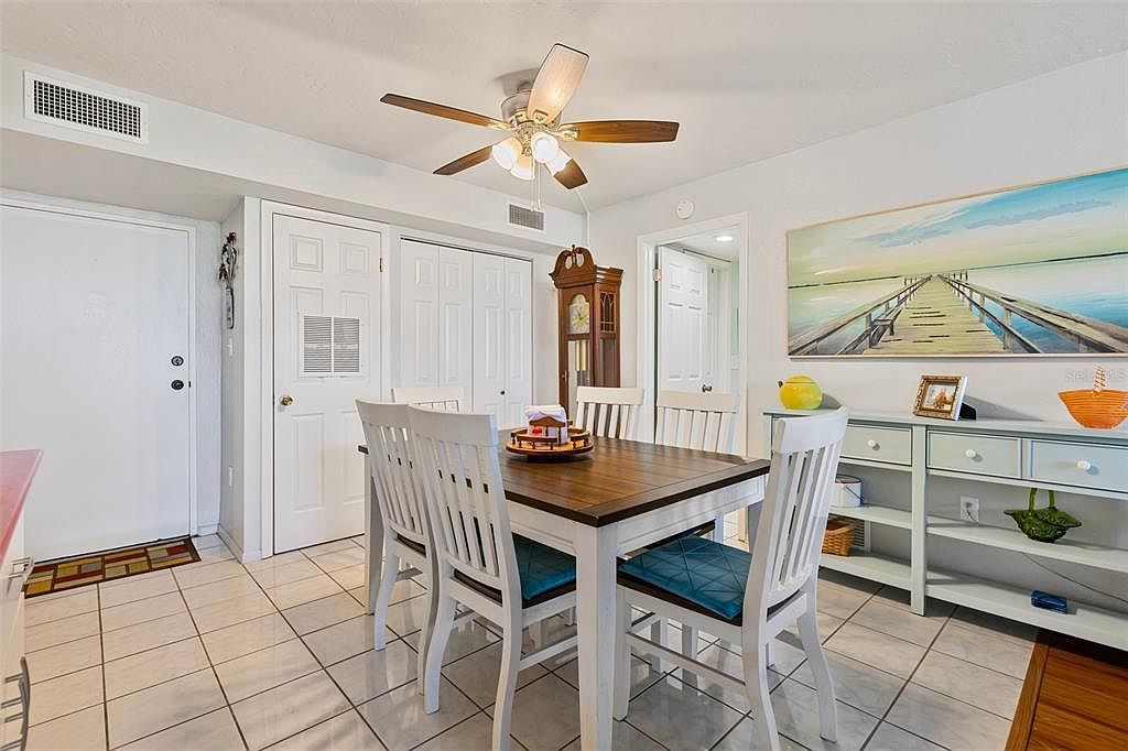 618 Bird Bay Dr S APT 113 Venice, FL 34285 - Thumbnail 5