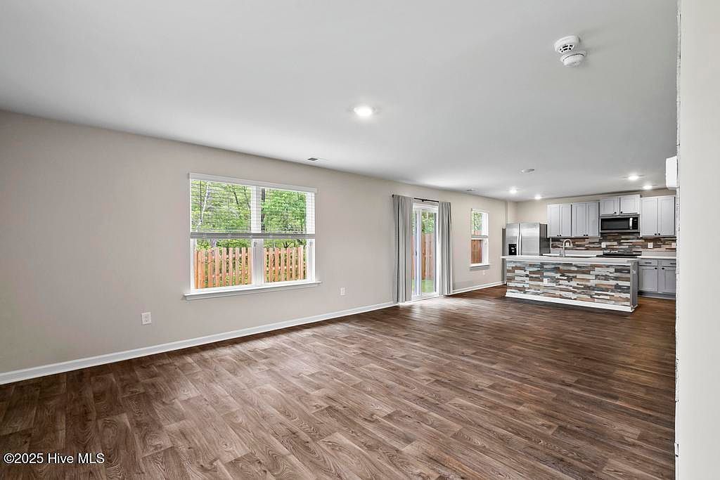 386 High Ridge Ct Sneads Ferry, NC 28460 - Thumbnail 5