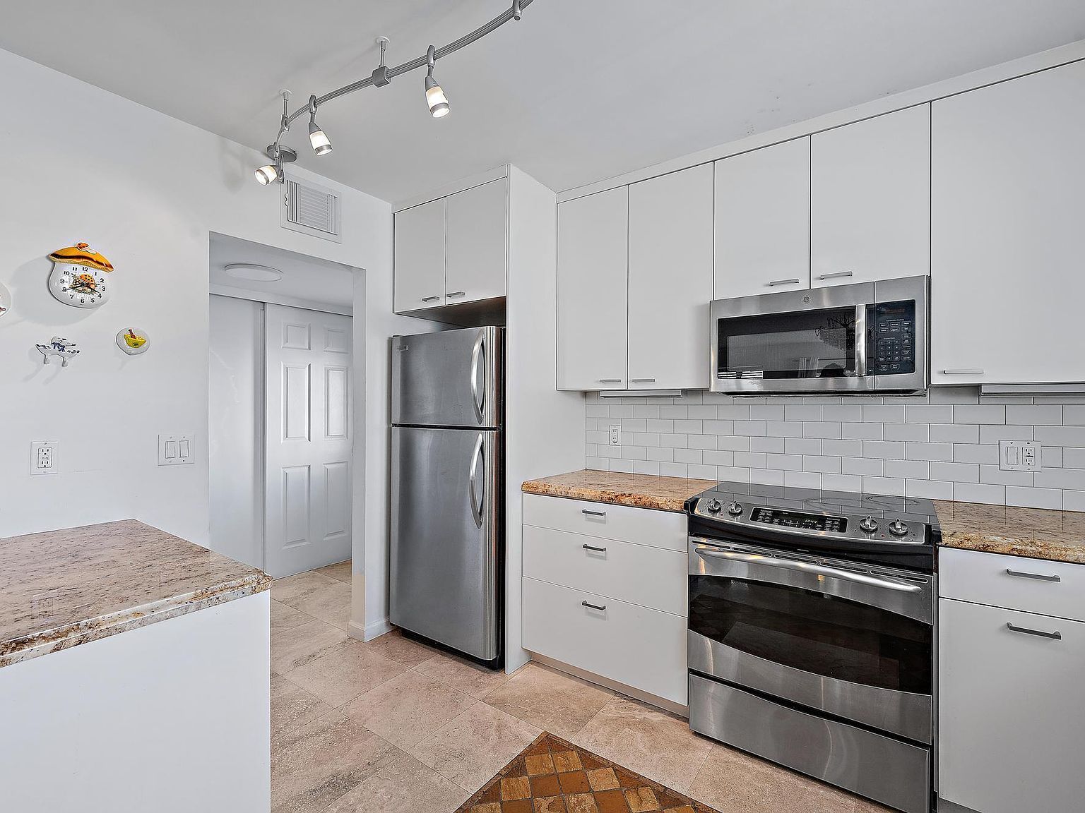 3601 S Ocean Blvd APT 601 South Palm Beach, FL 33480 - Thumbnail 5