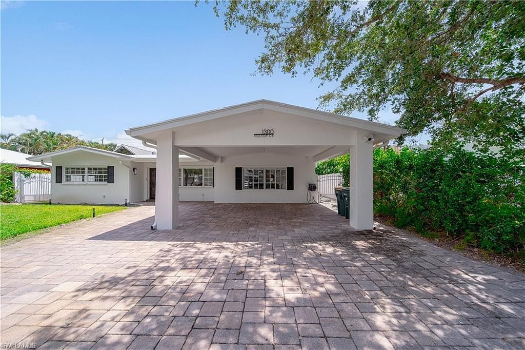 1300 Hilltop Dr Naples, FL 34103 - Thumbnail 5