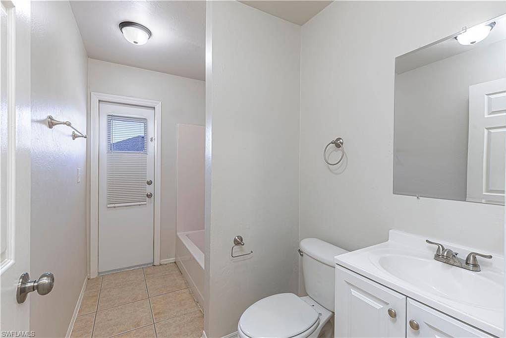 1313 NE 12th Pl Cape Coral, FL 33909 - Thumbnail 5