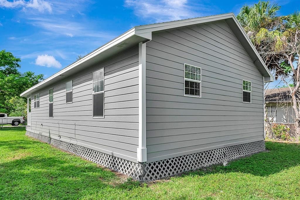 304 21st St W Palmetto, FL 34221 - Thumbnail 5