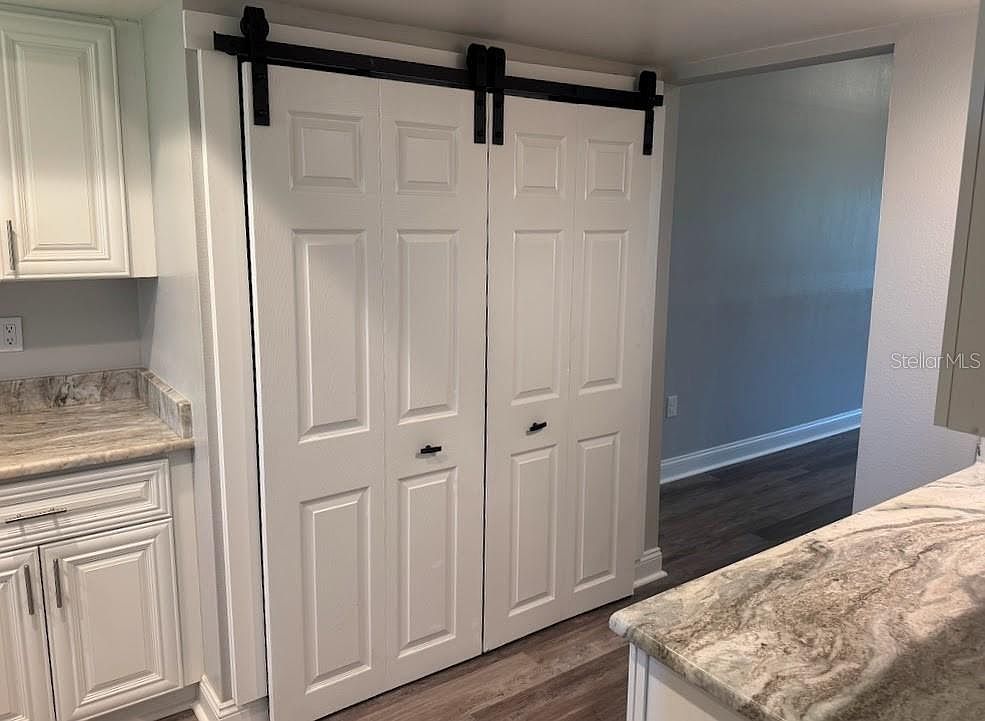 1317 57th St W Bradenton, FL 34209 - Thumbnail 5