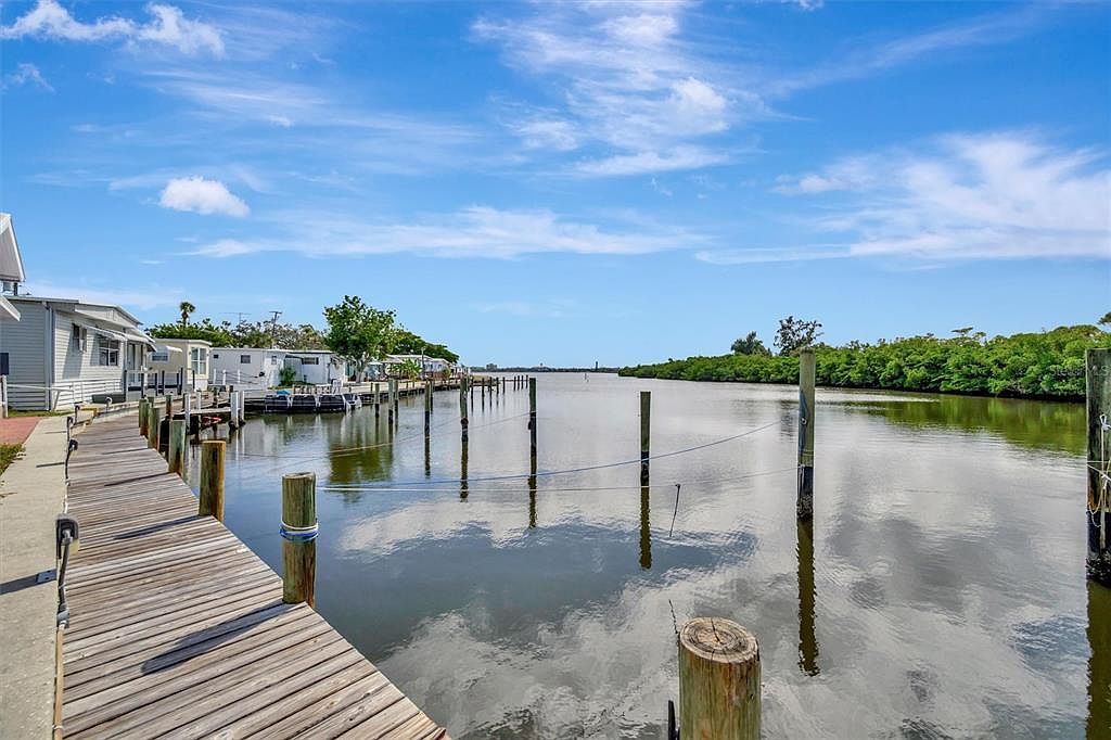 247 Palm Ln Palmetto, FL 34221 - Thumbnail 5