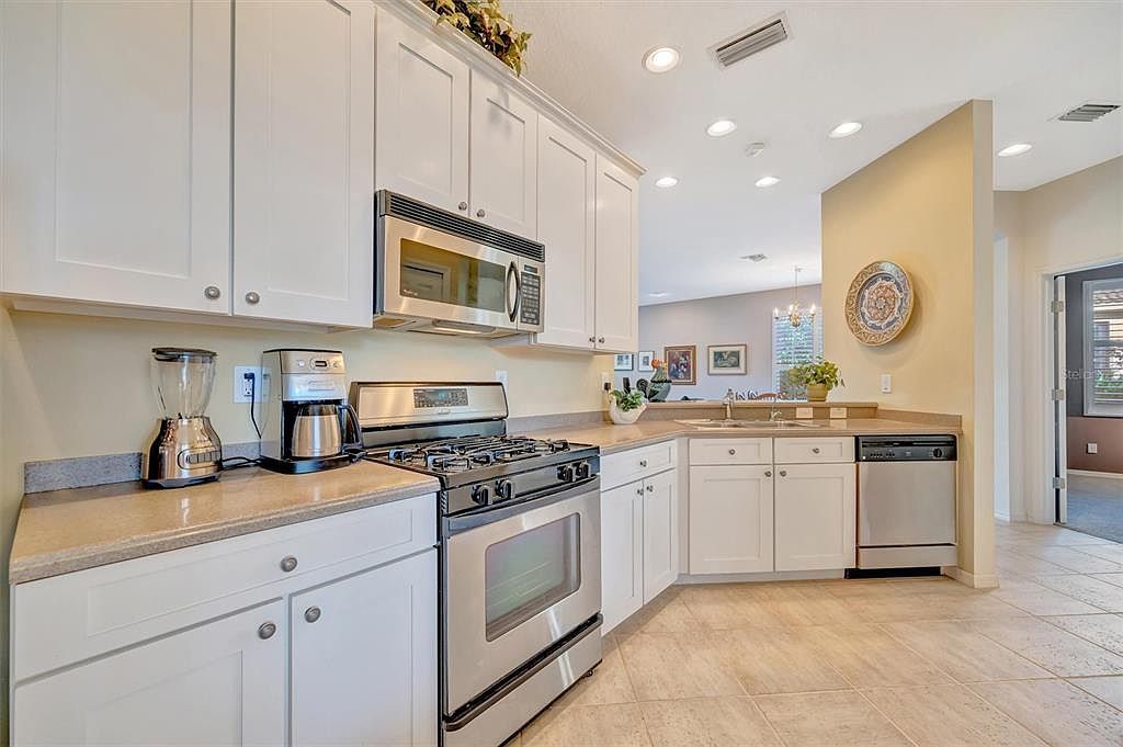 4265 Cascade Falls Dr Sarasota, FL 34243 - Thumbnail 5