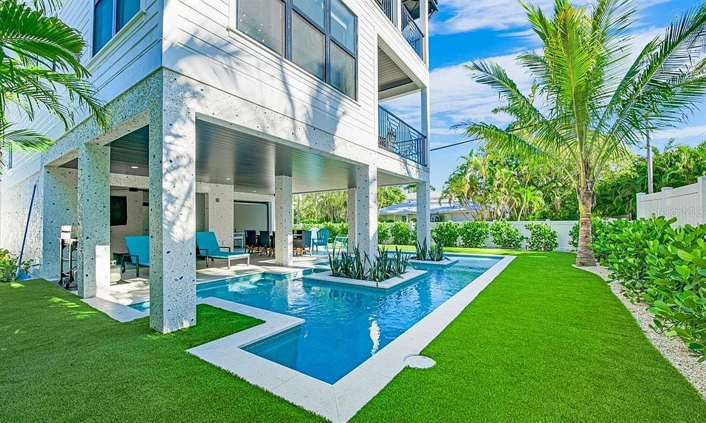 2200 Avenue B Bradenton Beach, FL 34217 - Thumbnail 5