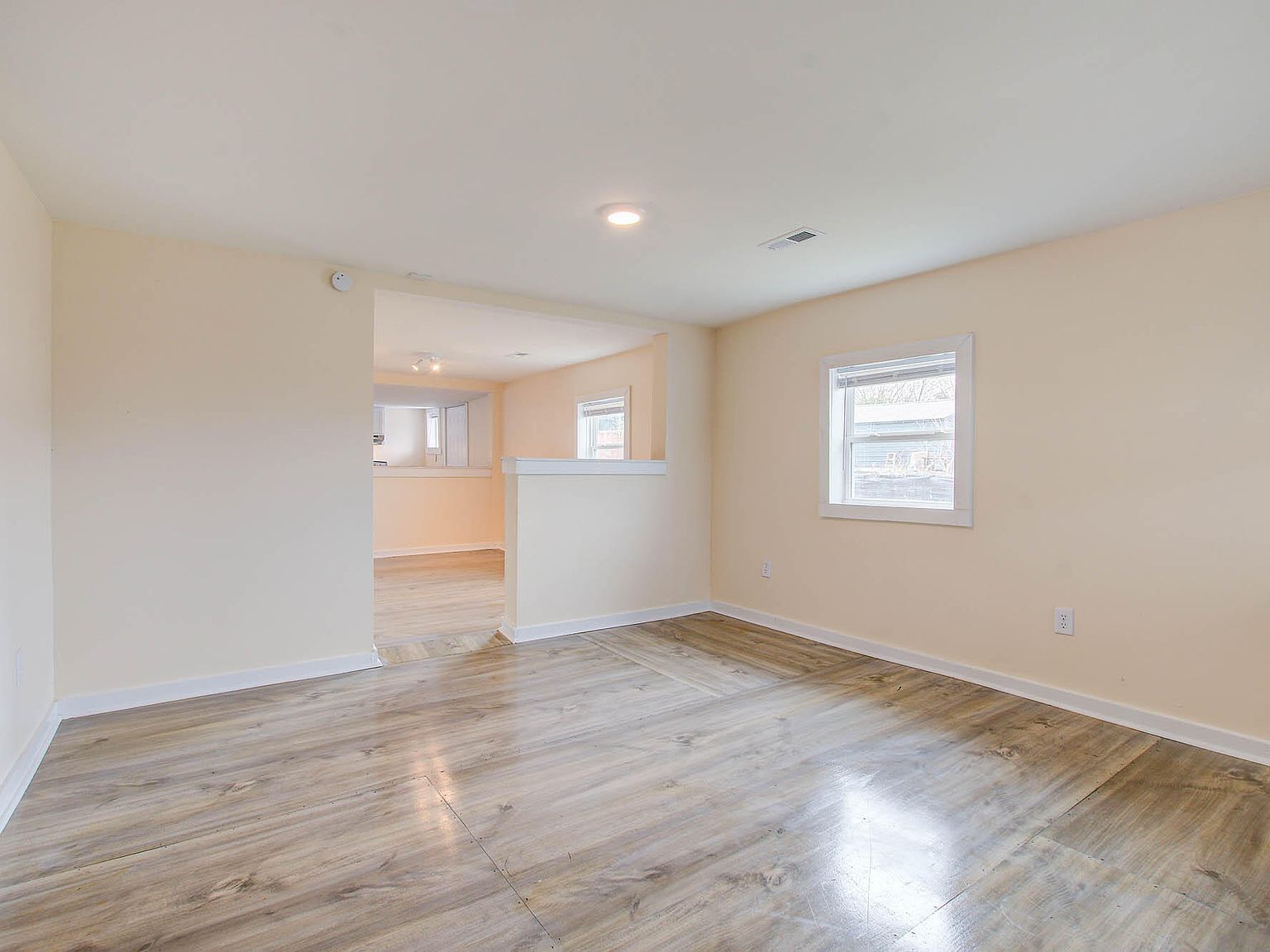 1879 Hampton Ave North Charleston, SC 29405 - Thumbnail 5