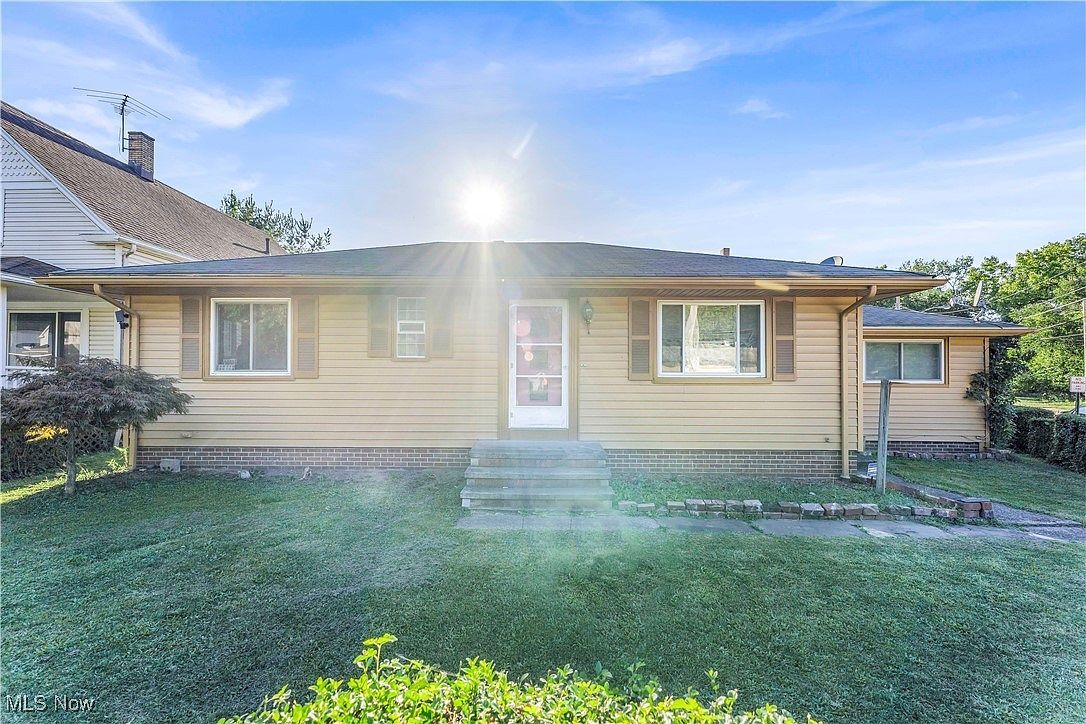 3930 E 53rd St Newburgh Heights, OH 44105 - Thumbnail 5