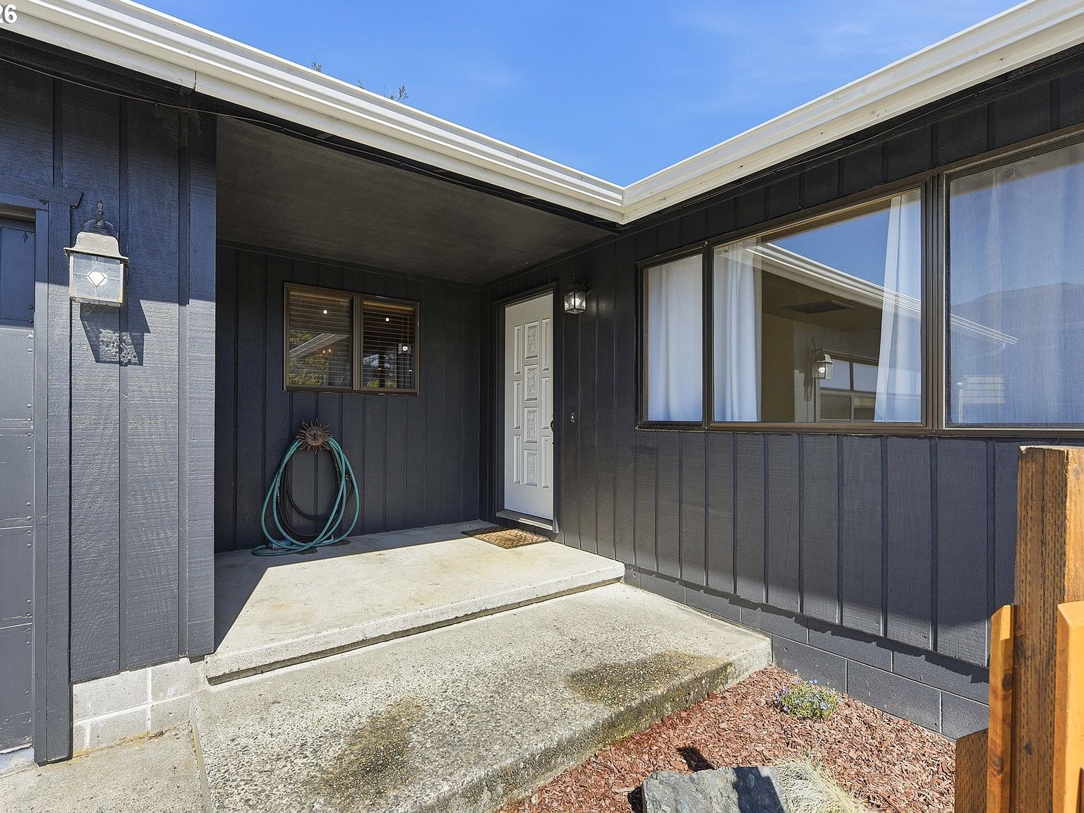 2070 Hayes St North Bend, OR 97459 - Thumbnail 5