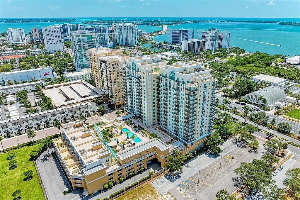 800 N Tamiami Trl UNIT 212 Sarasota, FL 34236 - Thumbnail 5