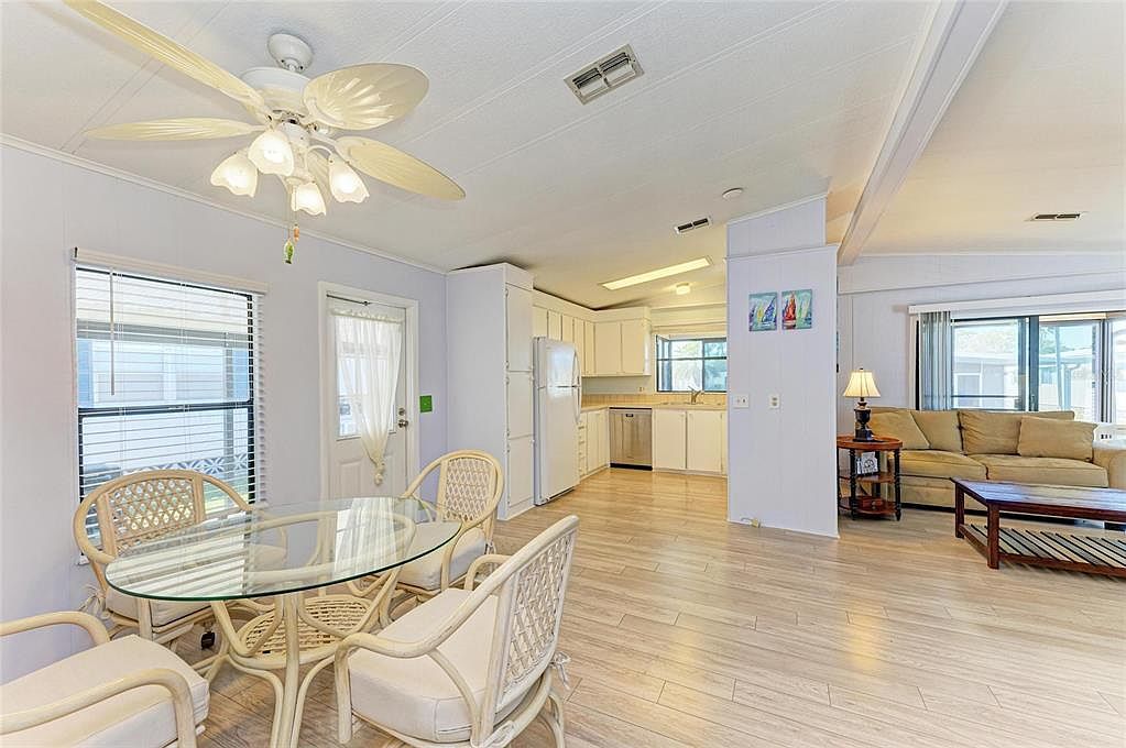 216 Palm Air Dr Osprey, FL 34229 - Thumbnail 5