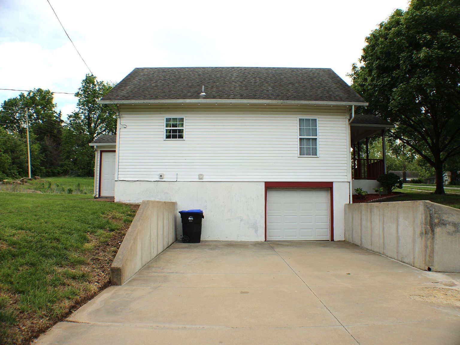 2504 SW Central Park Ave Topeka, KS 66611 - Thumbnail 5