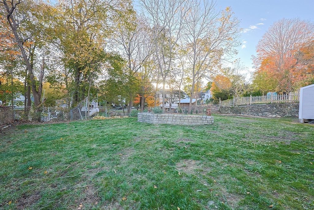 3 Arlington St Amesbury, MA 01913 - Thumbnail 5