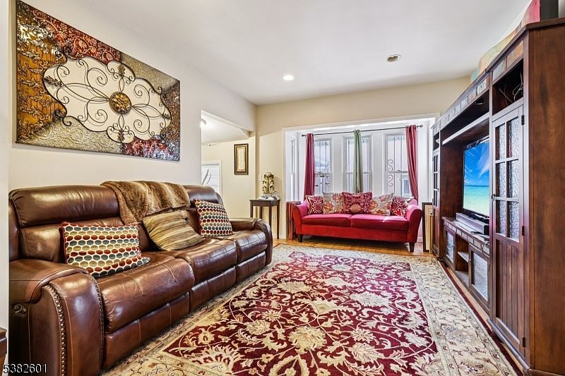 26-28 Scheerer Ave BUILDING 26-28 Newark, NJ 07112 - Thumbnail 5