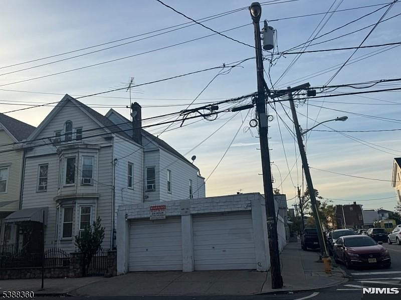 16 Darcy St Newark, NJ 07105 - Thumbnail 5