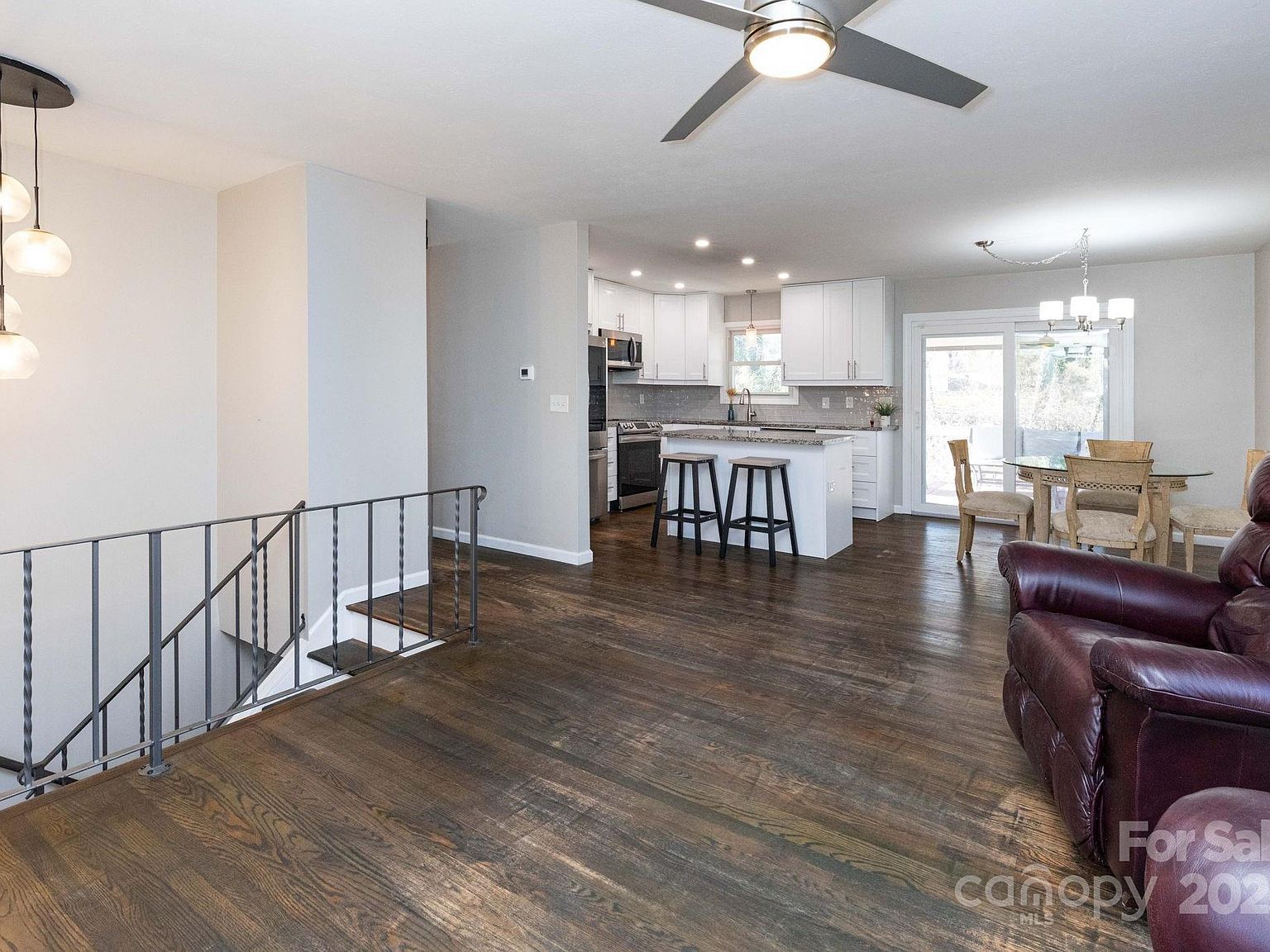 1226 Pinebrook Cir Hendersonville, NC 28739 - Thumbnail 5