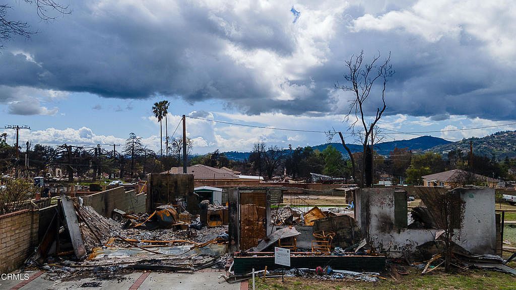 356 W Palm St Altadena, CA 91001 - Thumbnail 5