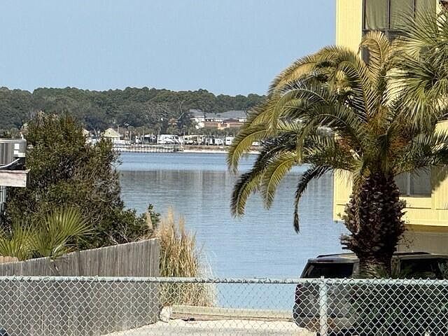 8520 Gulf Blvd APT 35 Navarre, FL 32566 - Thumbnail 5