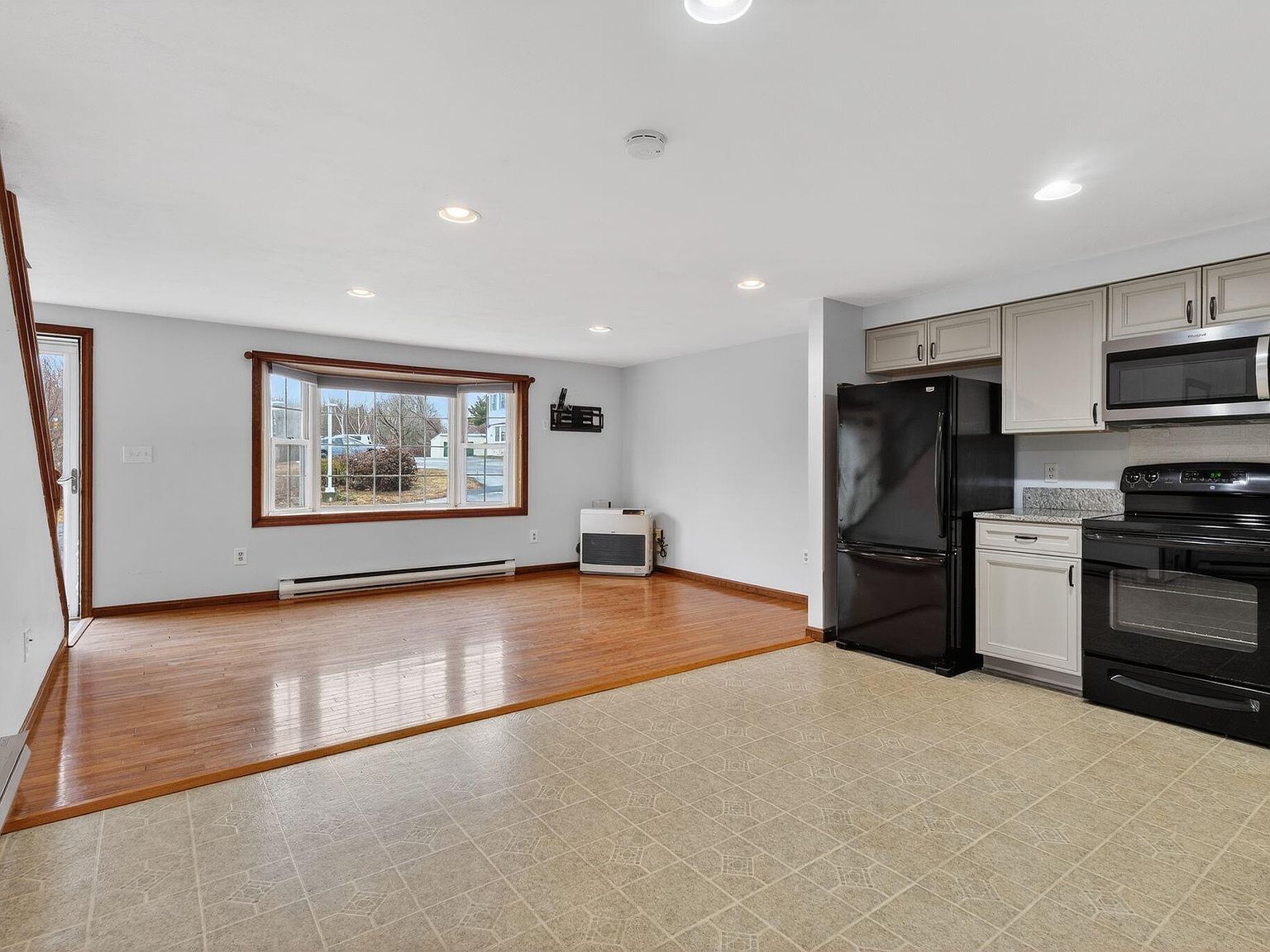 91 Western Ave APT 3 Biddeford, ME 04005 - Thumbnail 5