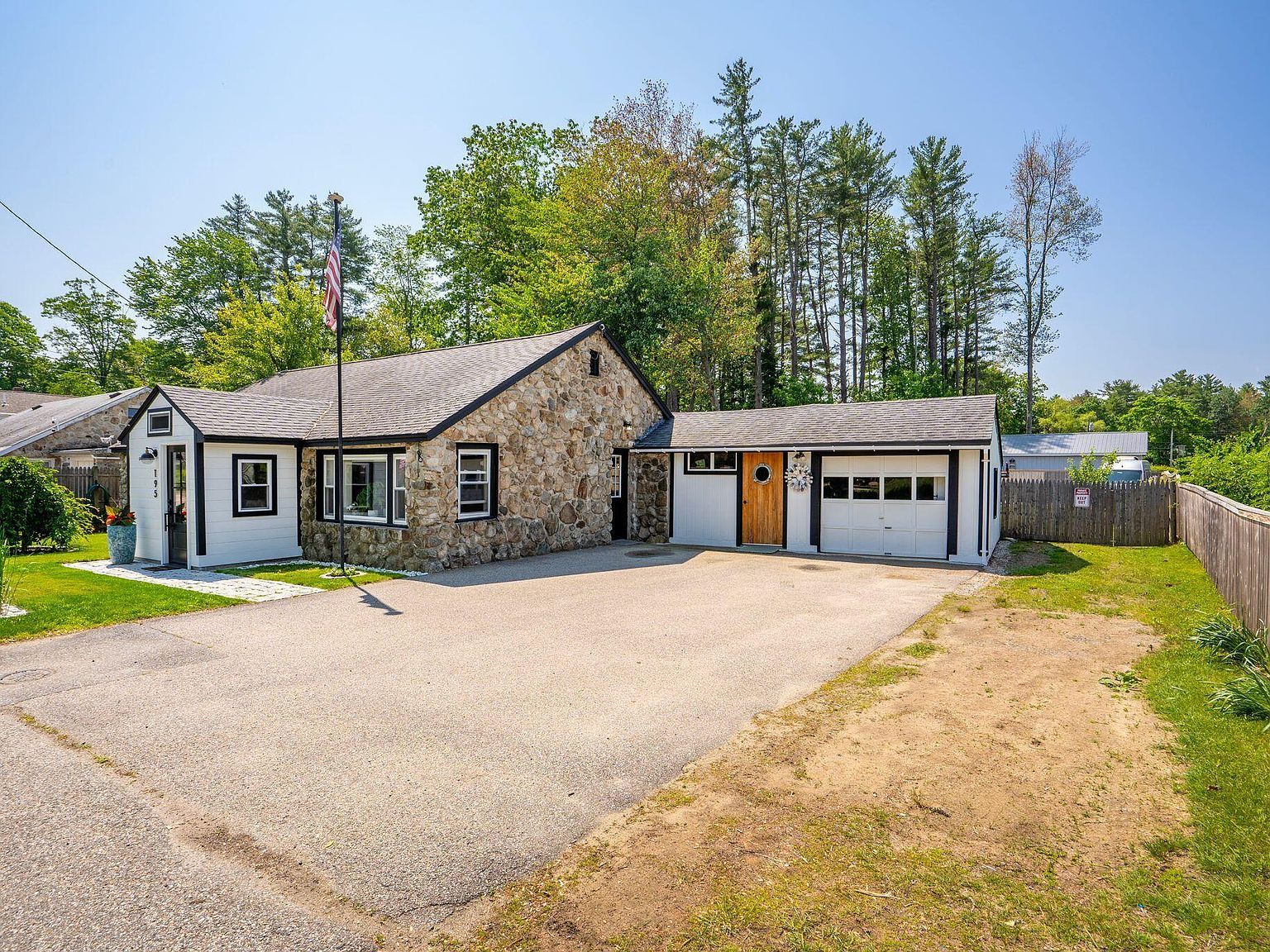 195 Temple Ave Old Orchard Beach, ME 04064 - Thumbnail 5