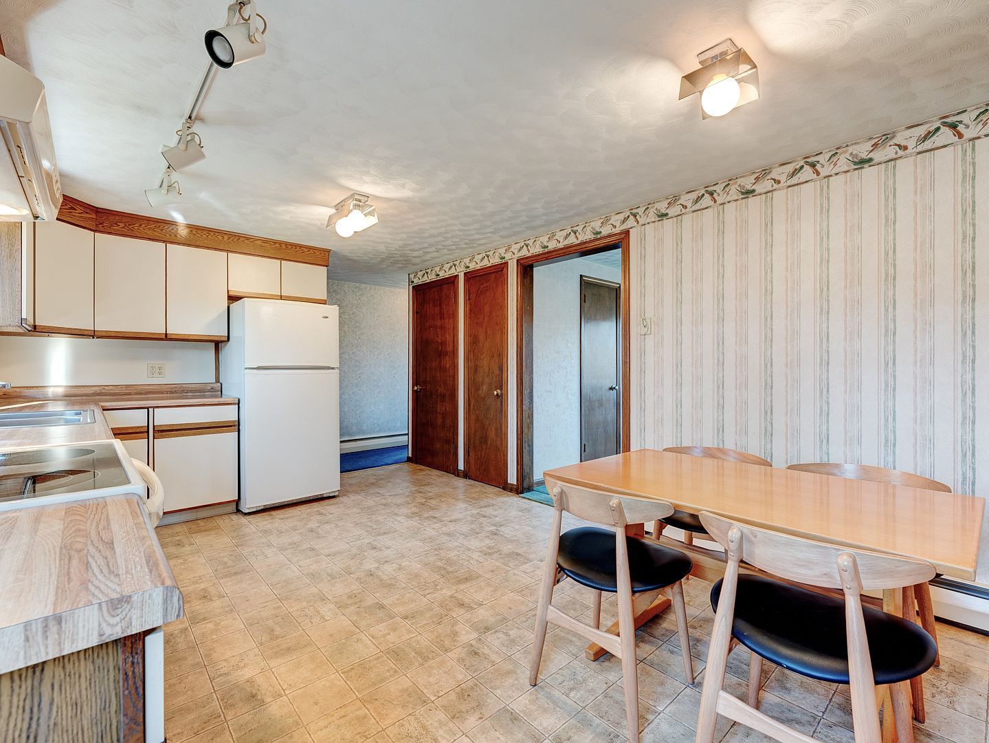 1 Oxford Dr Enfield, CT 06082 - Thumbnail 5