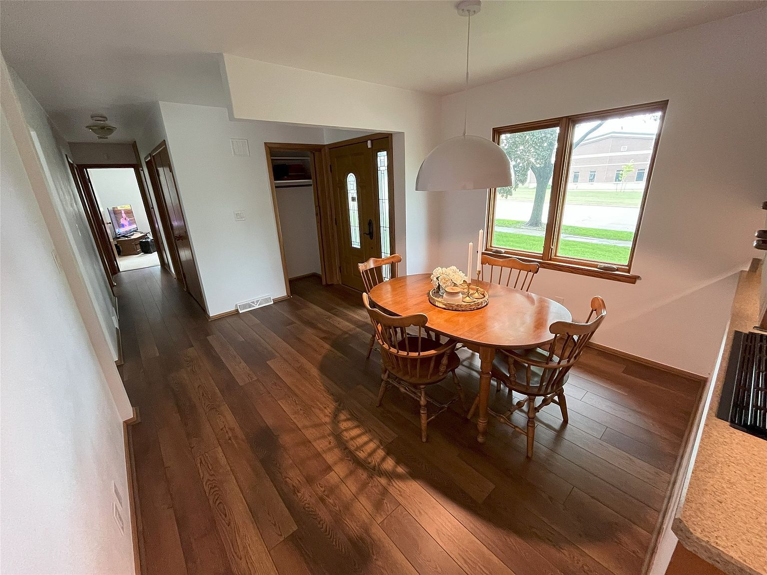 109 16th St SW Waverly, IA 50677 - Thumbnail 5