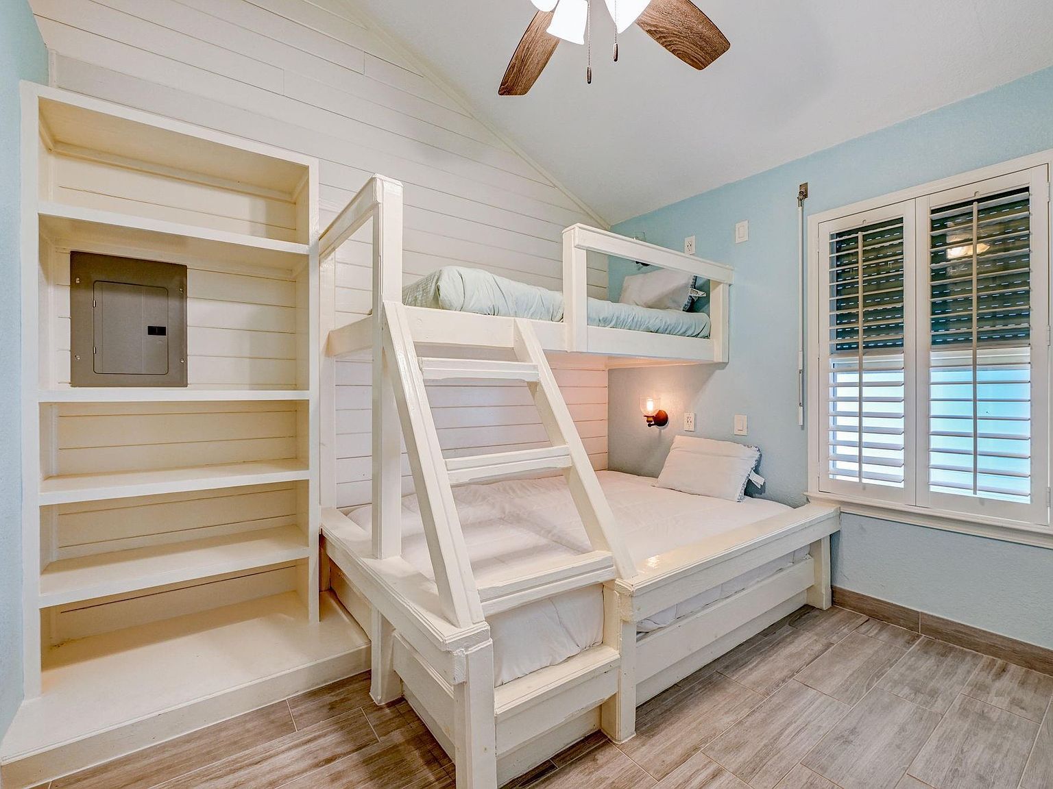 1321 Melody Ln Crystal Beach, TX 77650 - Thumbnail 5