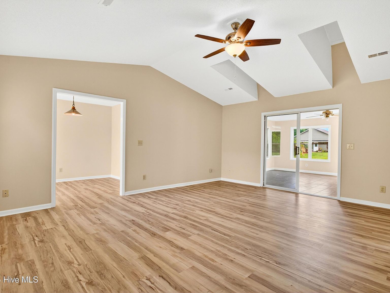 131 Pine Lake Cir SW Ocean Isle Beach, NC 28469 - Thumbnail 5