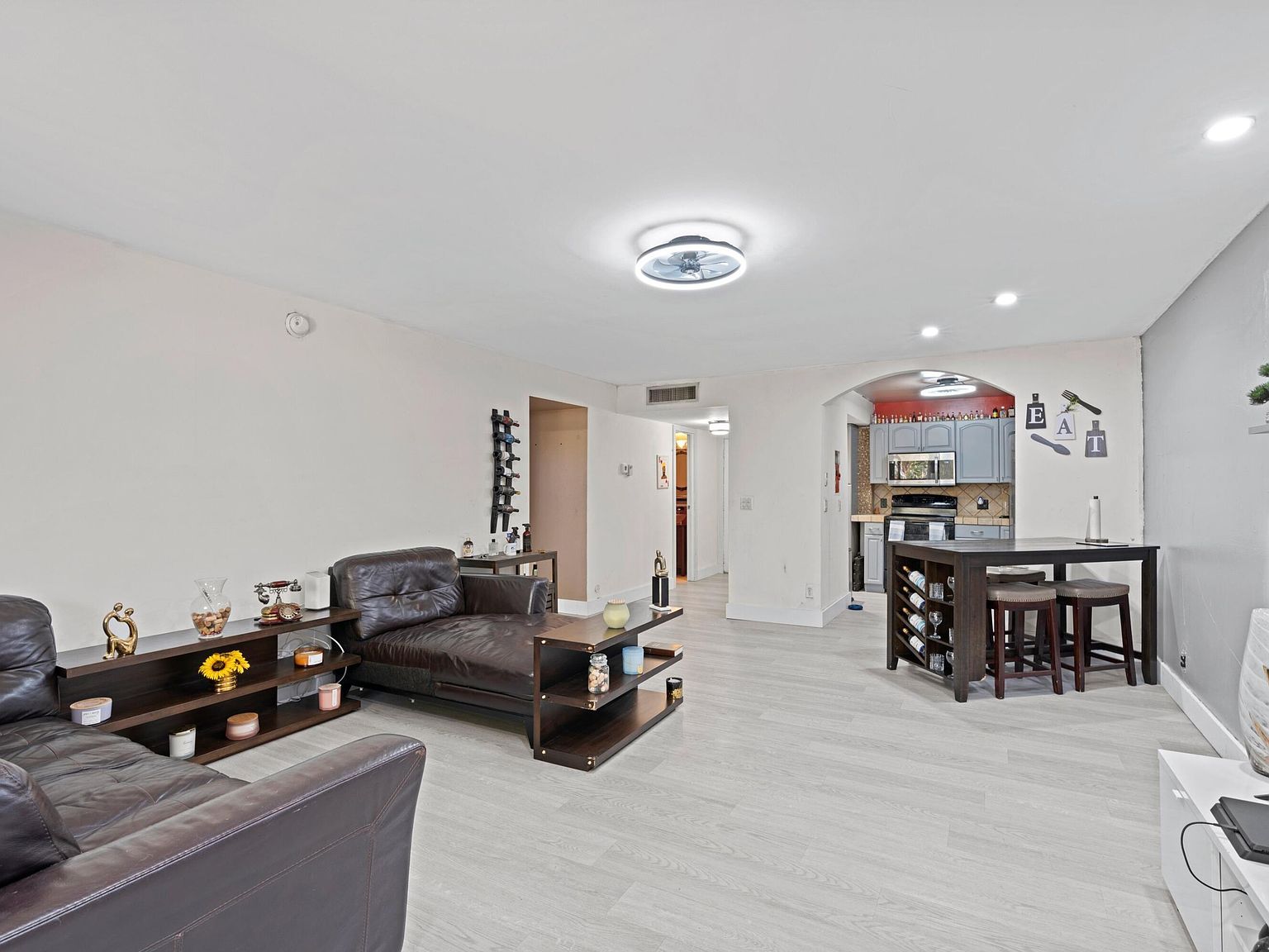 6001 N Falls Circle Dr APT 205 Lauderhill, FL 33319 - Thumbnail 5