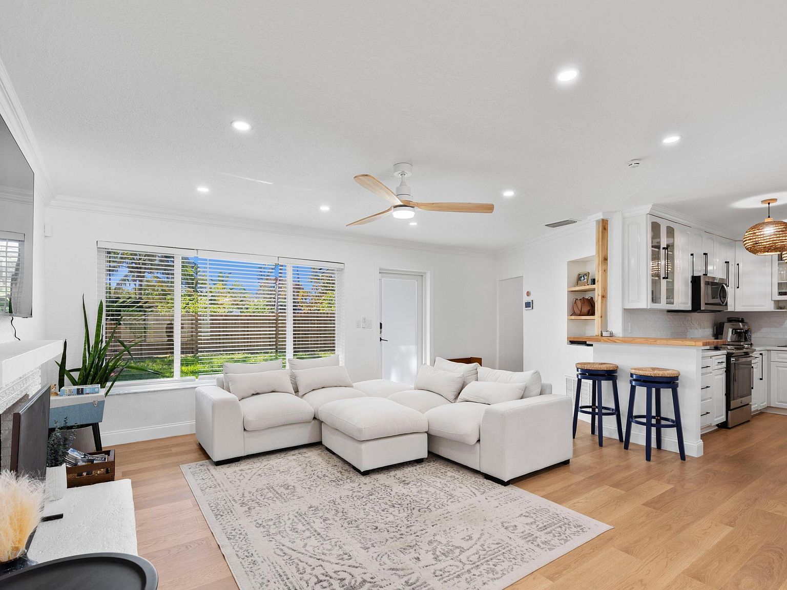 1517 NW 12th Ave Fort Lauderdale, FL 33311 - Thumbnail 5