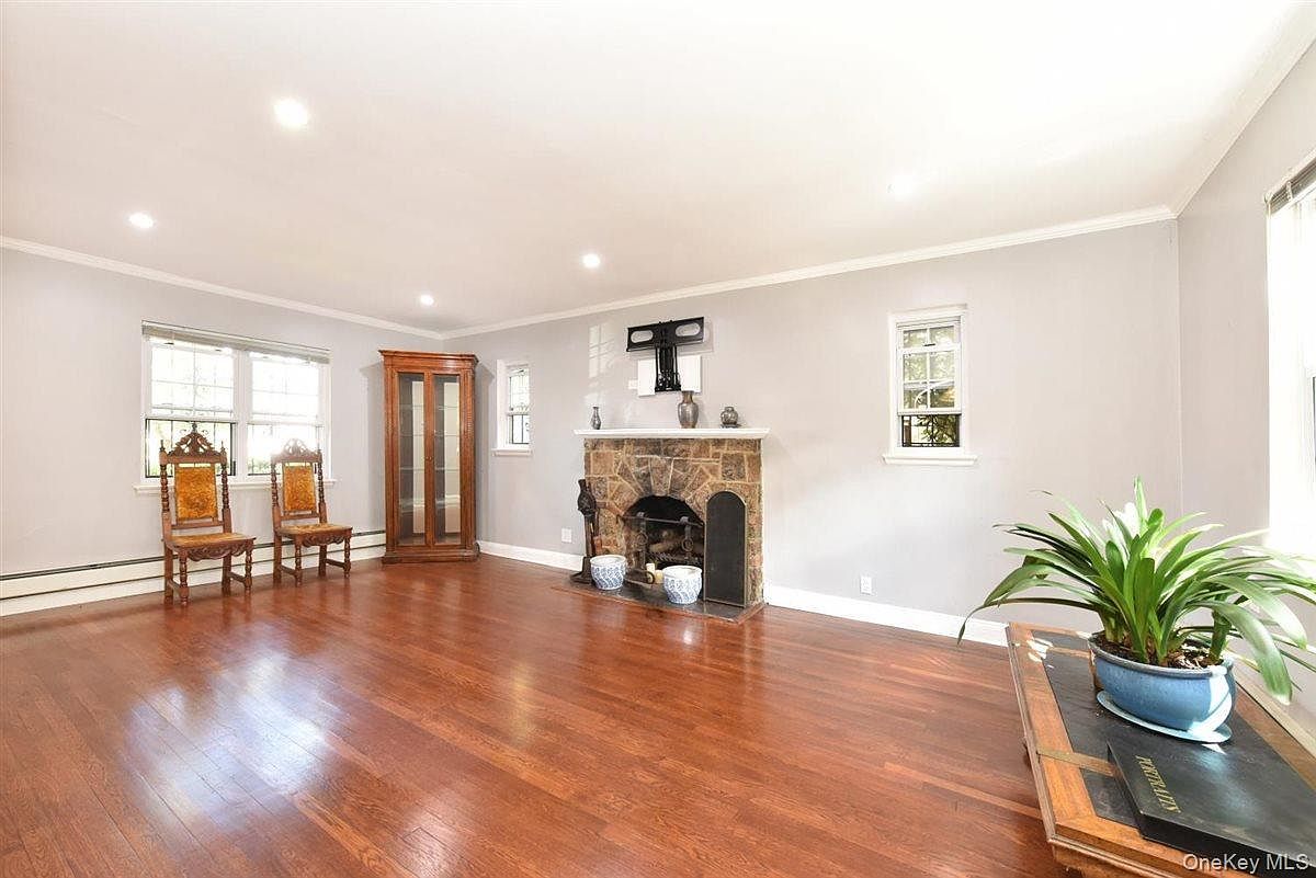 13930 Coolidge Ave Jamaica, NY 11435 - Thumbnail 5