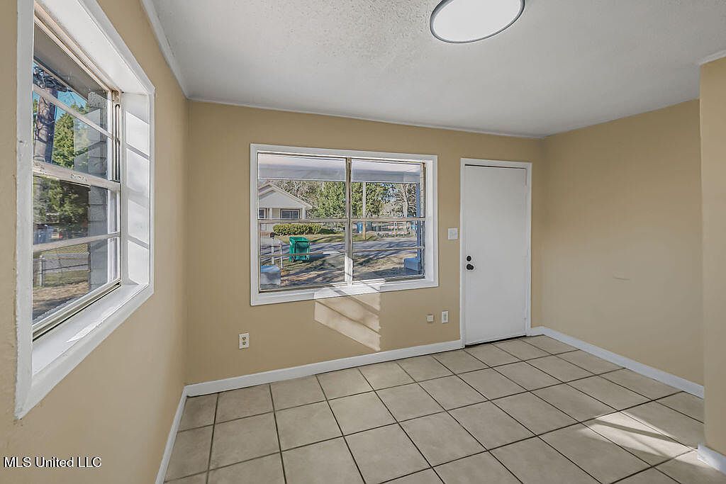 4718 Jackson Ave Moss Point, MS 39563 - Thumbnail 5