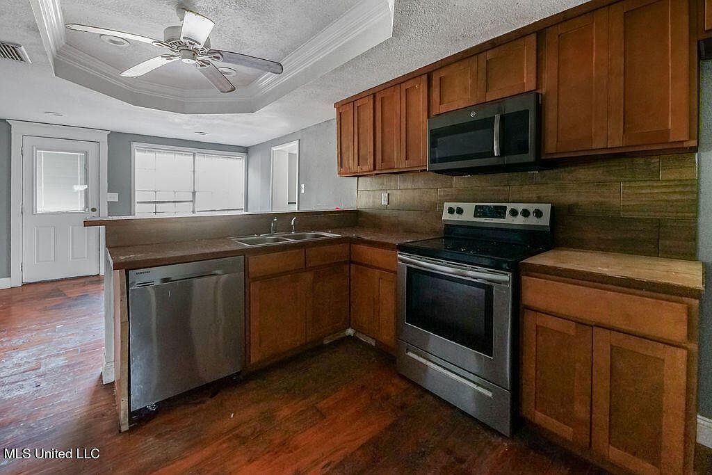 3827 Victor St Pascagoula, MS 39567 - Thumbnail 5