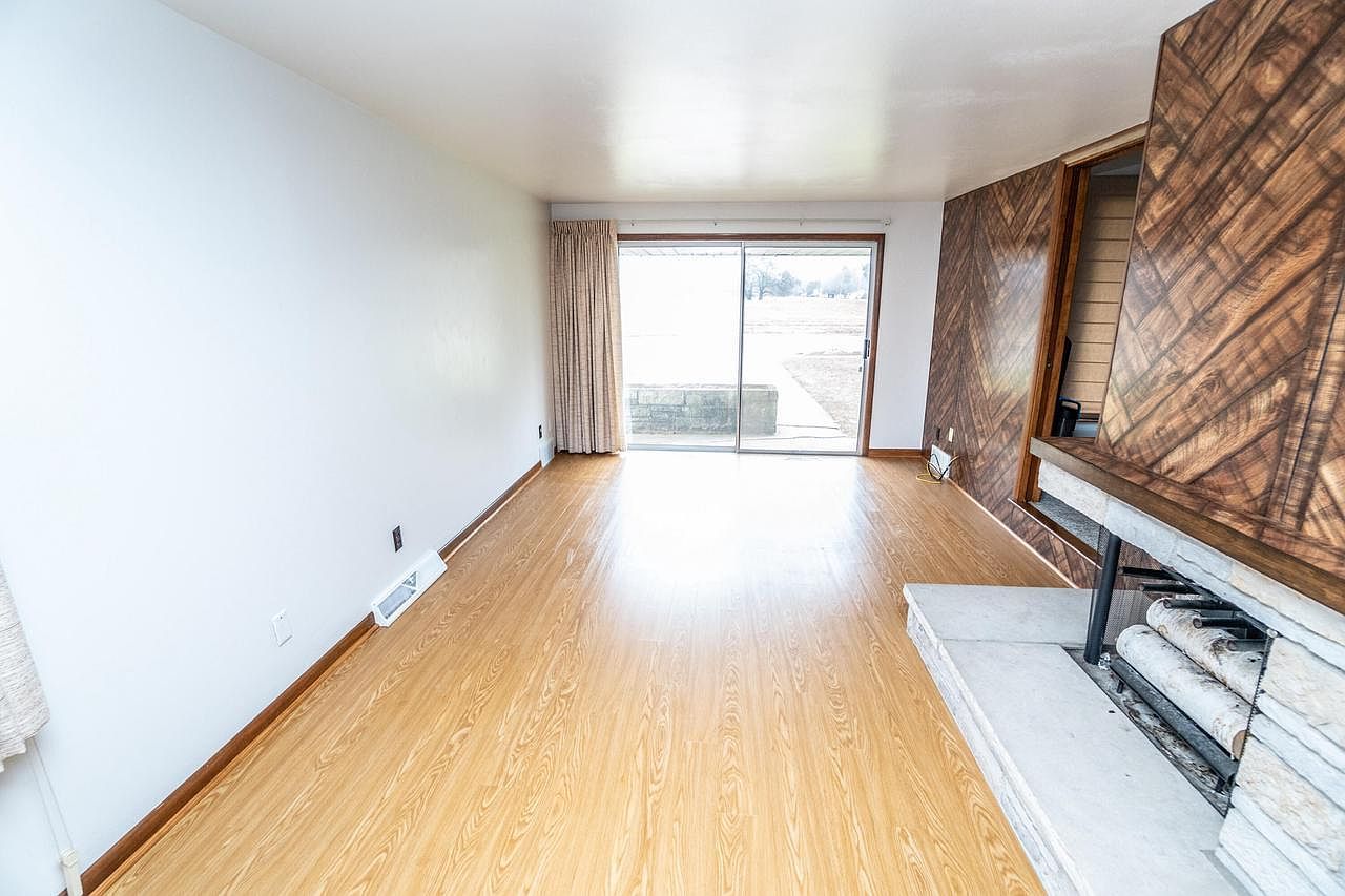 325 W Dodge St Port Washington, WI 53074 - Thumbnail 5