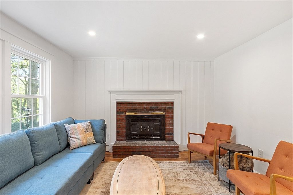 18 Sargent Rd Bolton, MA 01740 - Thumbnail 5