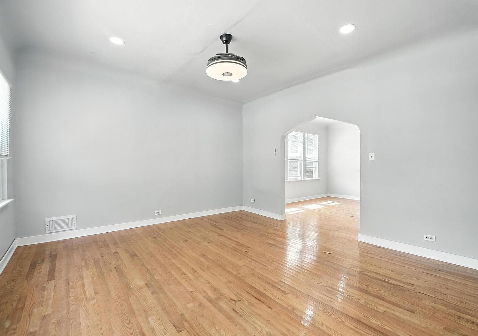 307 E 136th Pl Chicago, IL 60827 - Thumbnail 5