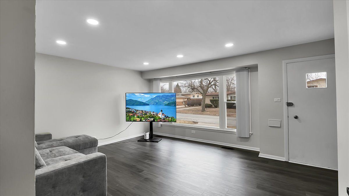 406 N Park Dr Glenwood, IL 60425 - Thumbnail 5