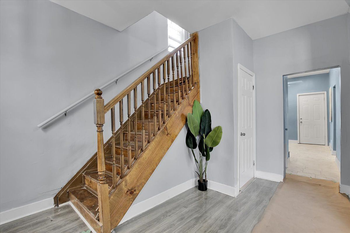 7829 S Escanaba Ave Chicago, IL 60649 - Thumbnail 5