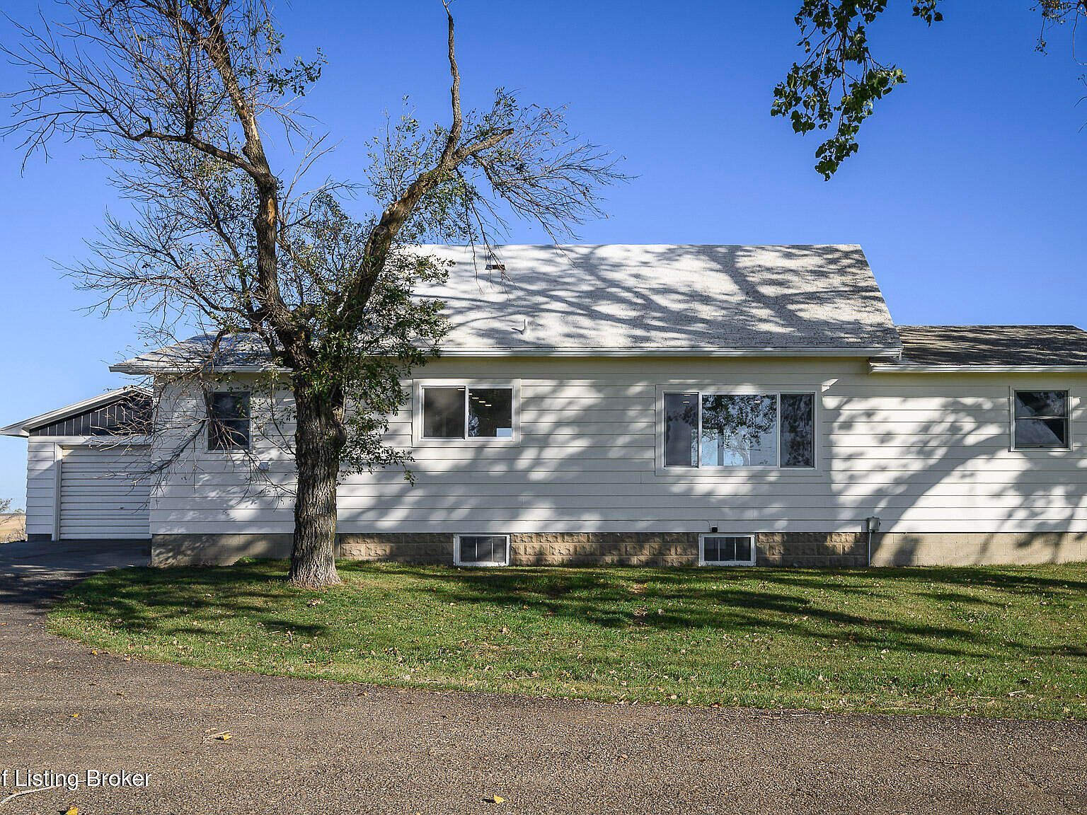 2651 110th Ave SW Dickinson, ND 58601 - Thumbnail 5