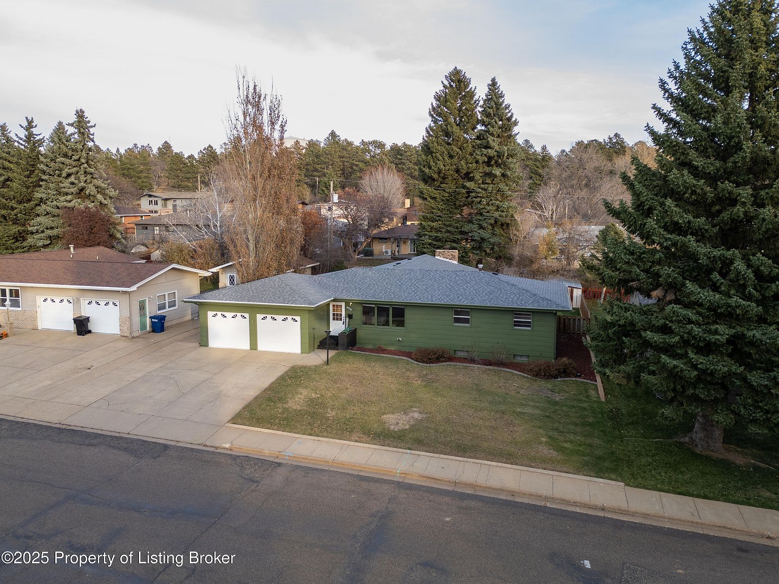 908 8th Ave W Dickinson, ND 58601 - Thumbnail 5