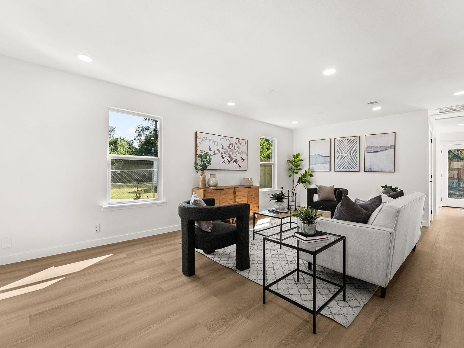 1708 Adina St Austin, TX 78721 - Thumbnail 5