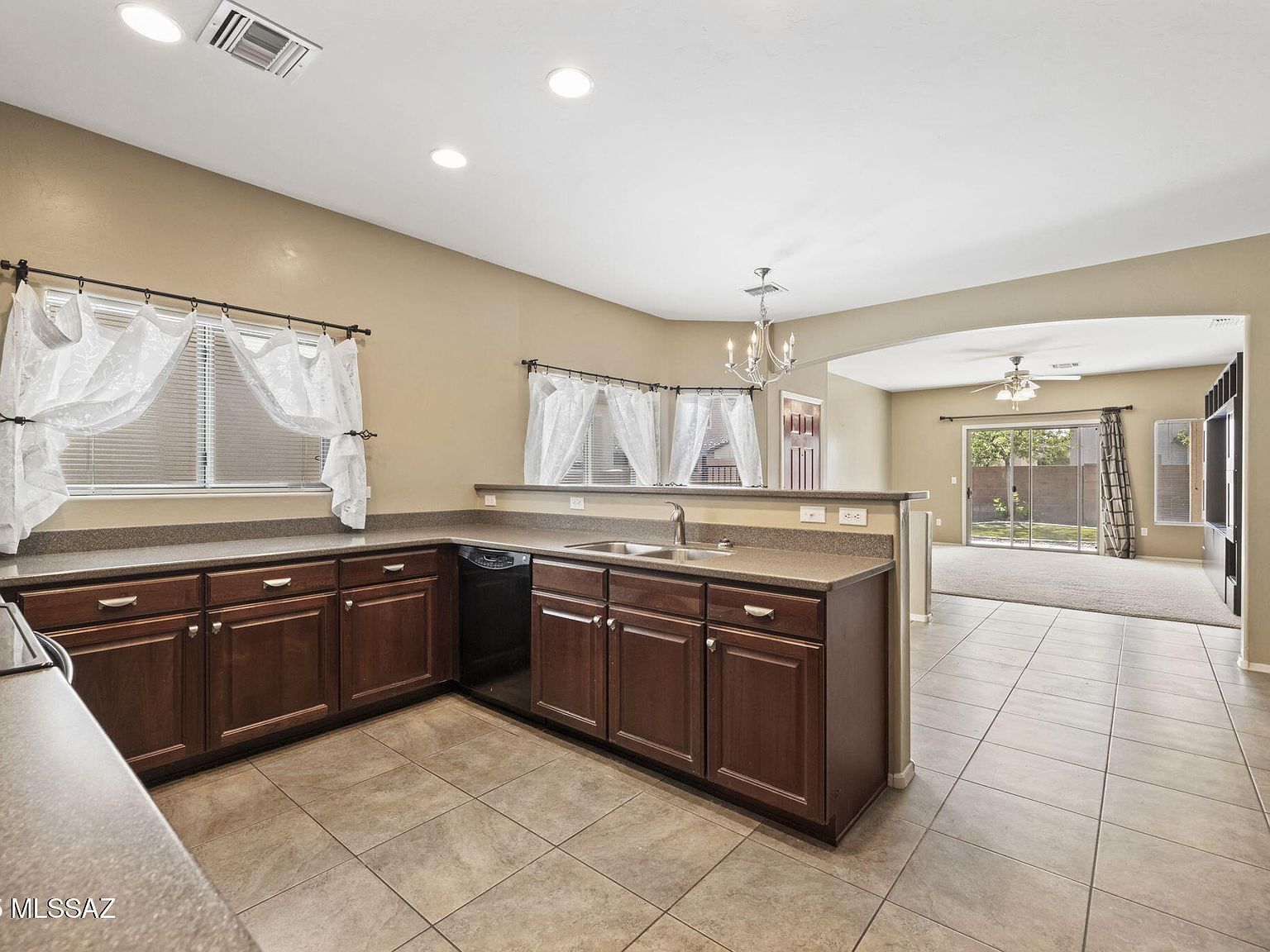 7650 E Majestic Palm Ln Tucson, AZ 85756 - Thumbnail 5