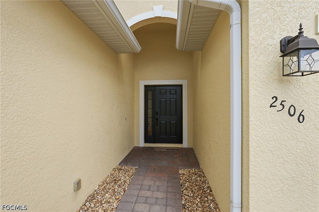2506 Blackburn Cir Cape Coral, FL 33991 - Thumbnail 5