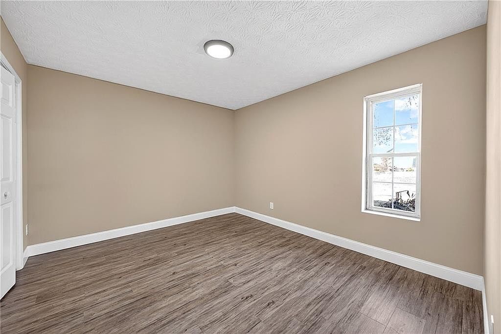 233 Goshen Ln Woodstock, GA 30188 - Thumbnail 5