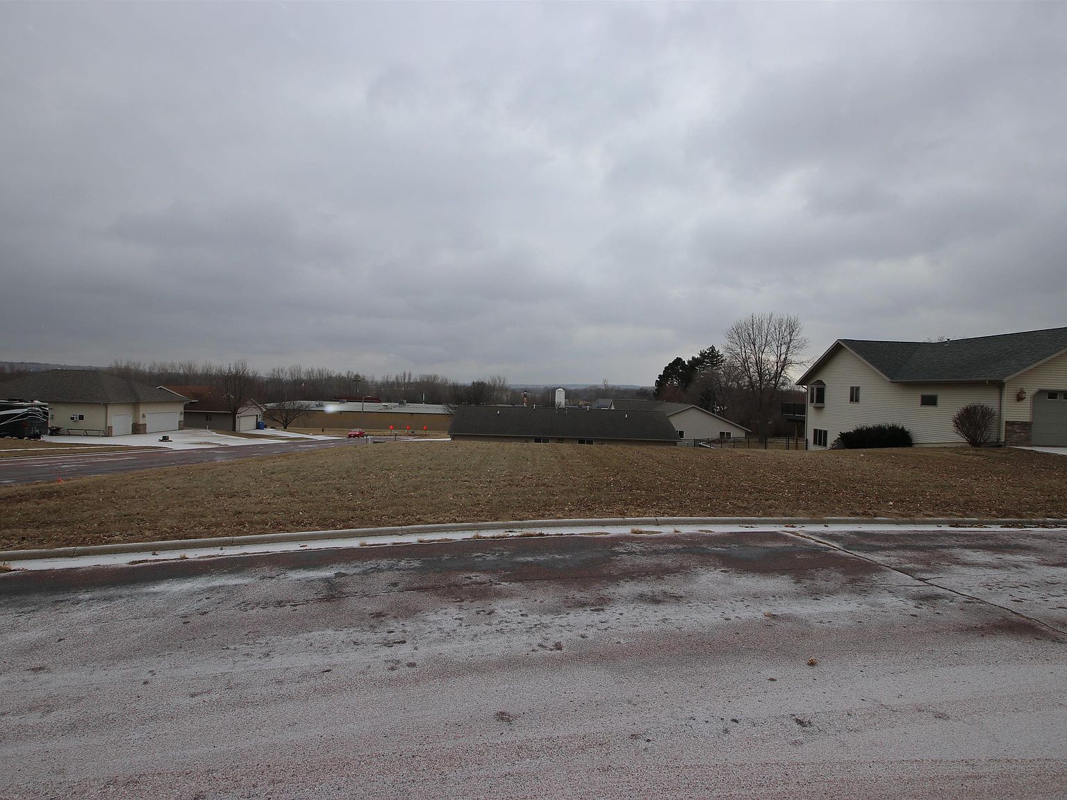 E 3rd St Canton, SD 57013 - Thumbnail 5