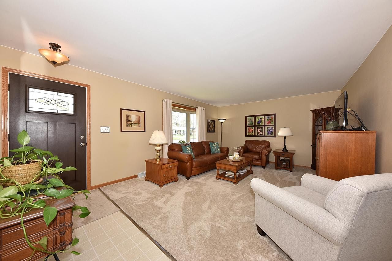 220 Judge Dr Saukville, WI 53080 - Thumbnail 5