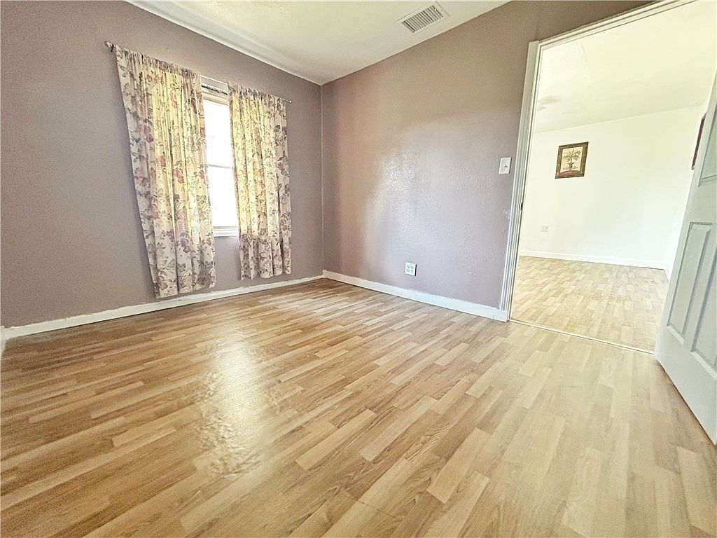 1368 E Main St Clarksville, AR 72830 - Thumbnail 5