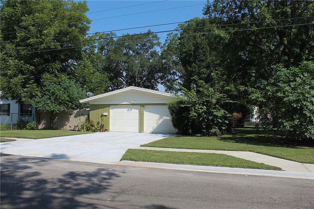 208 S Phoenix Ave Russellville, AR 72801 - Thumbnail 5