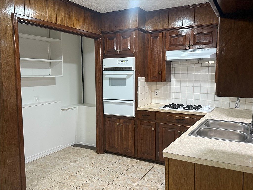 1308 W Oakland St Clarksville, AR 72830 - Thumbnail 5