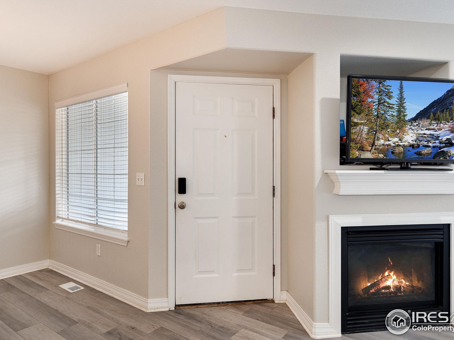 1419 Red Mountain Dr UNIT 15 Longmont, CO 80504 - Thumbnail 5